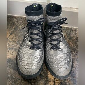 Nike indoor/outdoor soccer boots